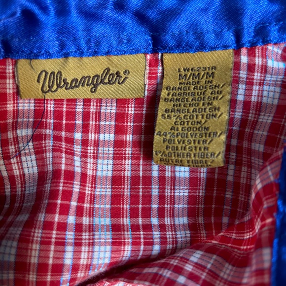 Wrangler western-yoke red plaid with metallic thread snap long-sleeve shirt, M - Picture 4 of 6
